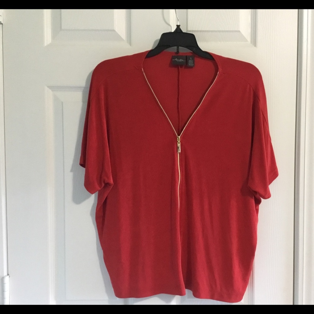 Chicos Travelers Red Top w Gold tone Zipper